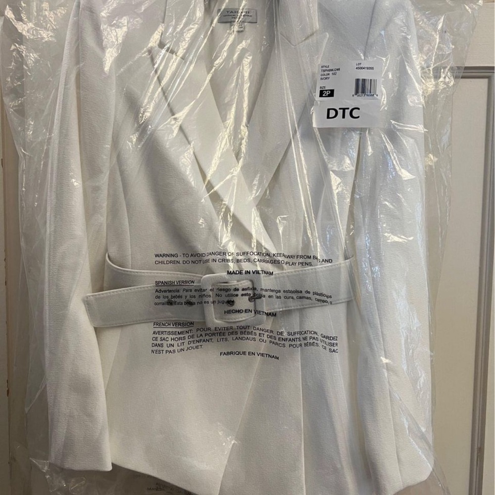 Brand new tahari white womens suit set
